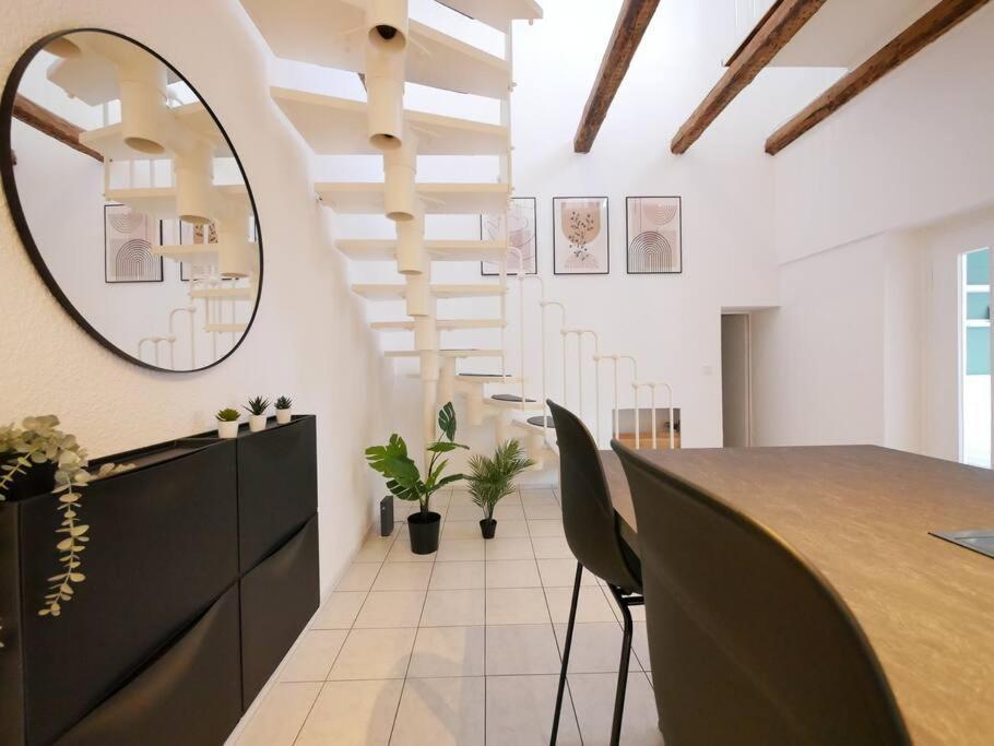 Apartment 110 M2, Dachterrasse, Kueche, Zentral, Ruhige Lage