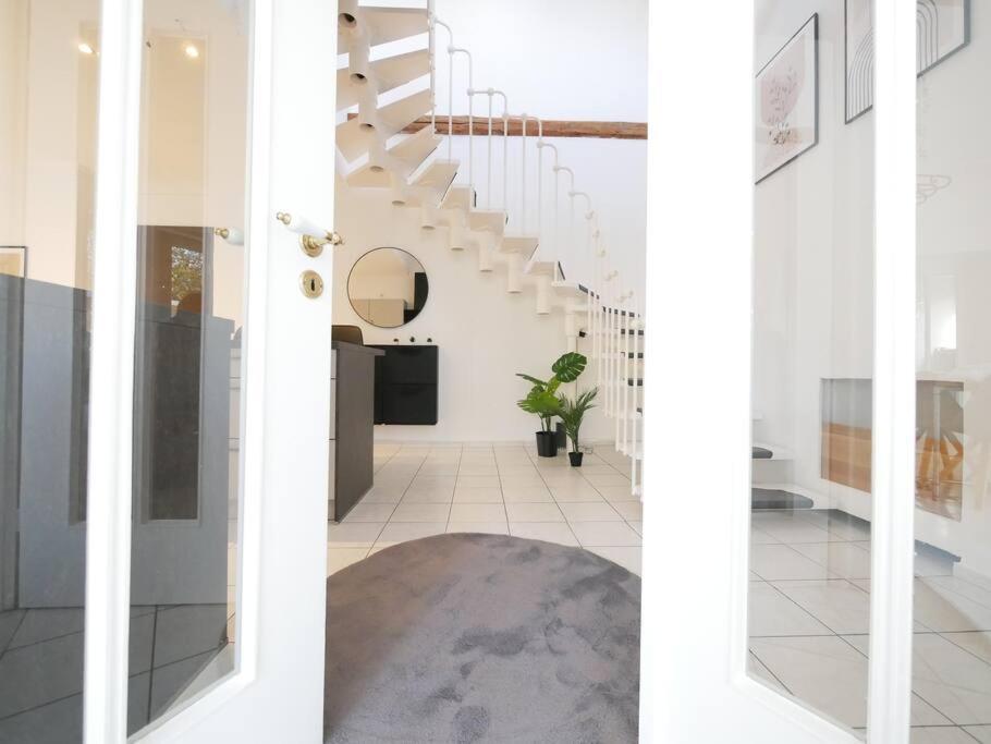 Apartment 110 M2, Dachterrasse, Kueche, Zentral, Ruhige Lage *