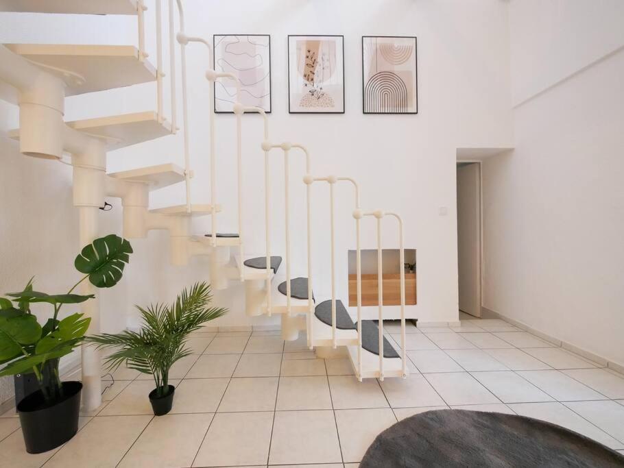 Apartment 110 M2, Dachterrasse, Kueche, Zentral, Ruhige Lage *